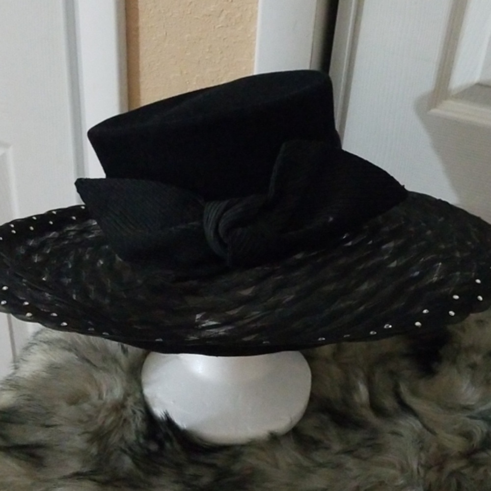 Black hat